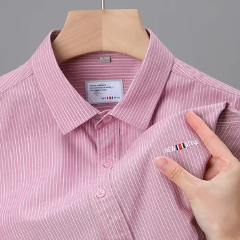 High-end marka işlemeli kısa kollu gömlek erkek üst 2023 yaz yeni moda şerit iş rahat gömlek erkek giyim