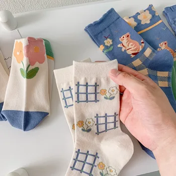 Yeni Mavi Beyaz Kadın Çorap Hayvanlar Karikatür Kedi Kawaii Sevimli Çorap Çiçek Nakış Harajuku Retro Vintage Ekip Çorap Kore Tarzı
